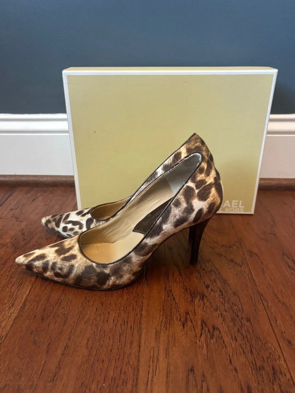 Leopard Michael Kors Pumps - Picture 4 of 6